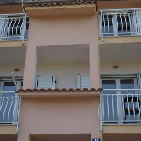 Apartments Marta Kaštel Novi Eksteriør billede