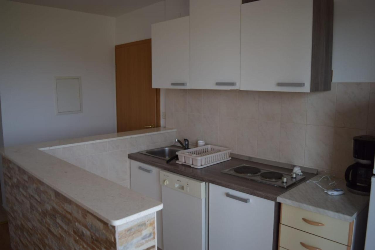 Apartments Marta Kaštel Novi Eksteriør billede