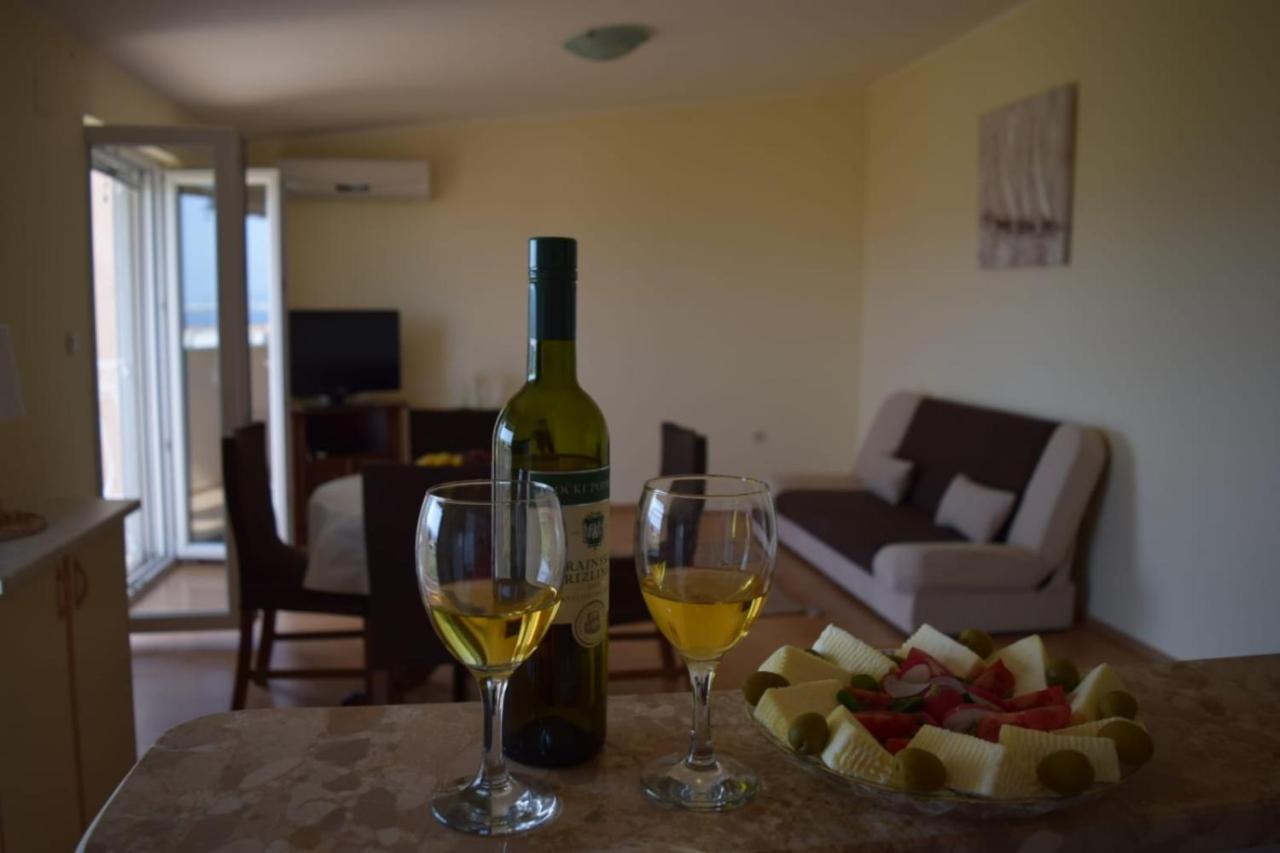 Apartments Marta Kaštel Novi Eksteriør billede