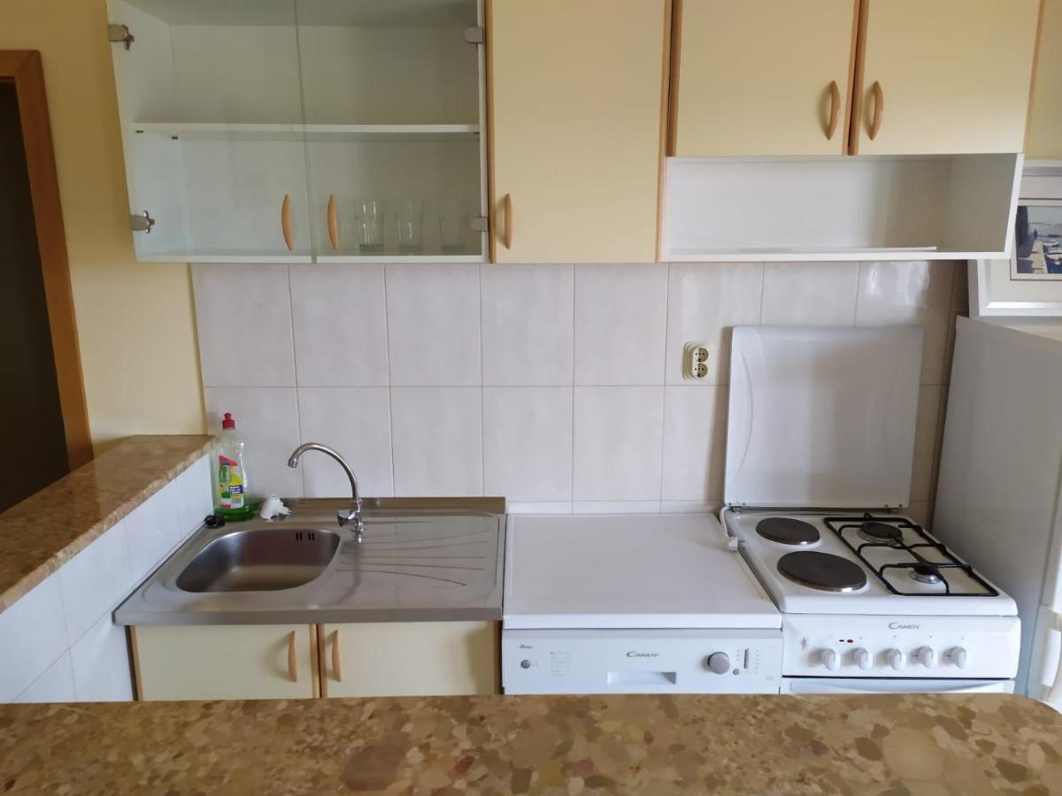 Apartments Marta Kaštel Novi Eksteriør billede