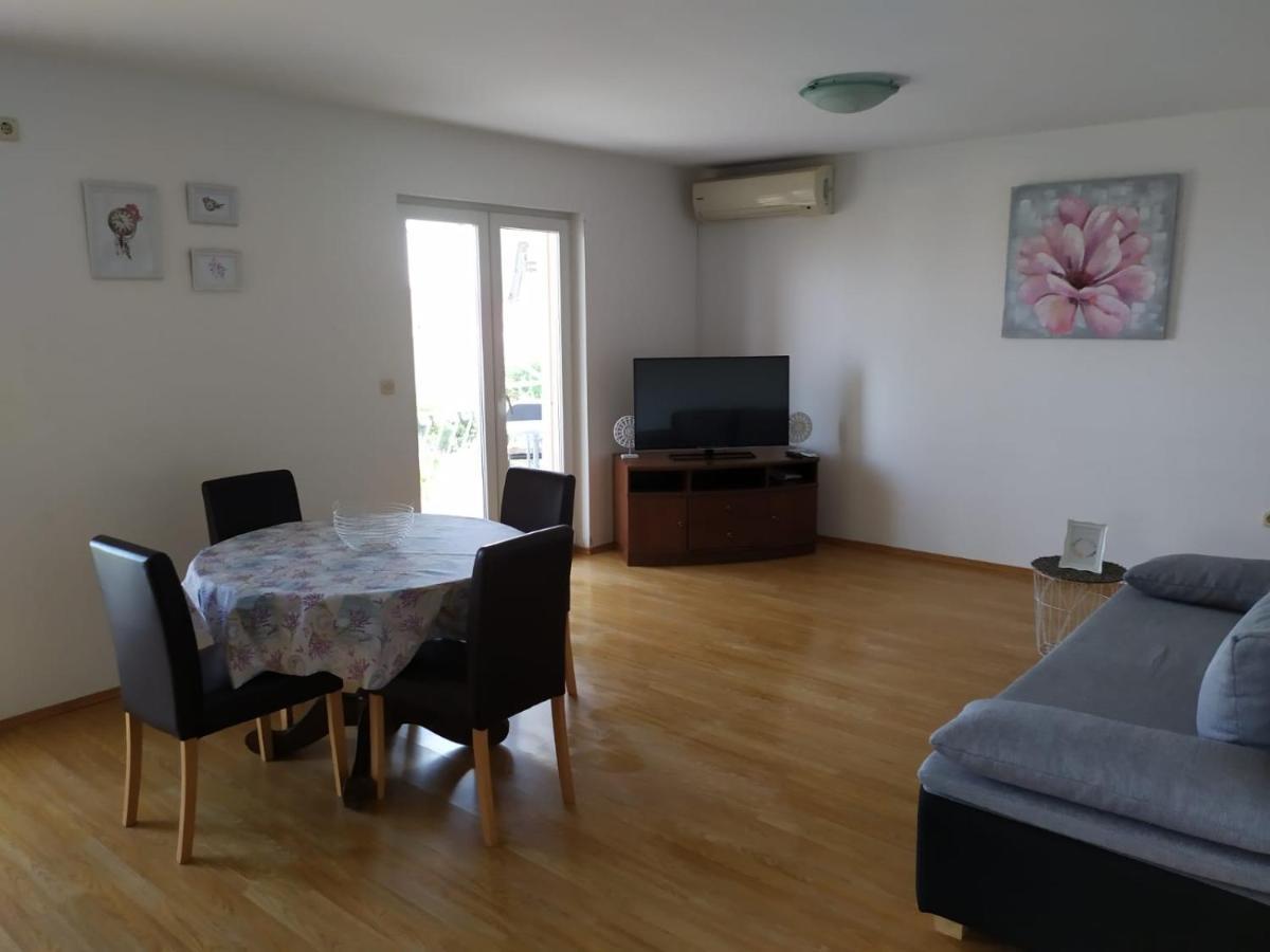 Apartments Marta Kaštel Novi Eksteriør billede