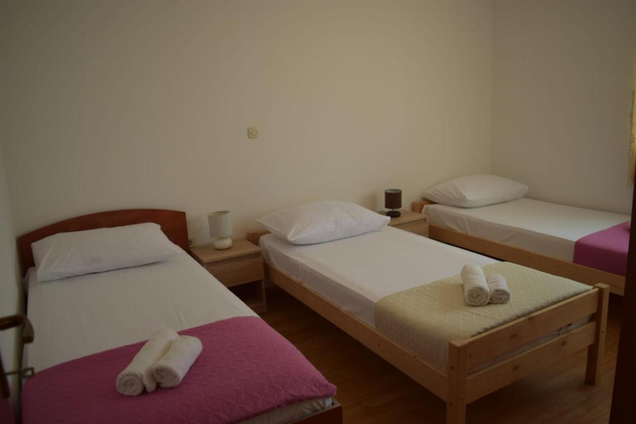 Apartments Marta Kaštel Novi Eksteriør billede