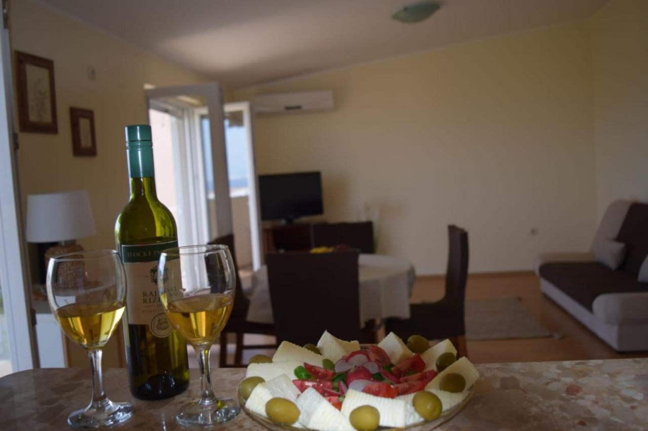 Apartments Marta Kaštel Novi Eksteriør billede