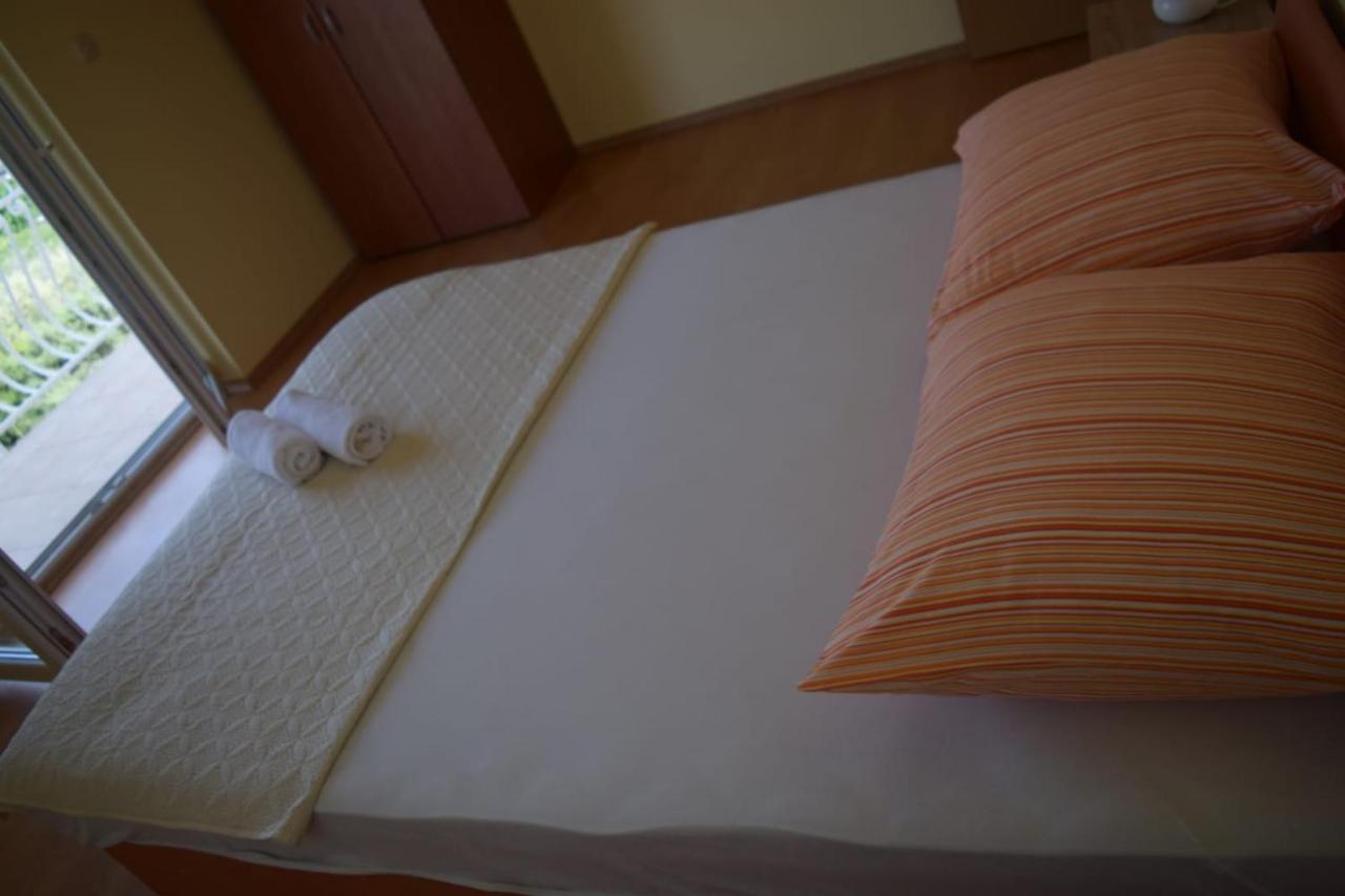 Apartments Marta Kaštel Novi Eksteriør billede